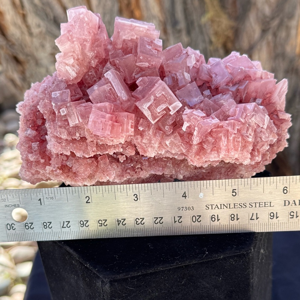Pink Halite with excellent crystal cube structure - Picture 3 of 4